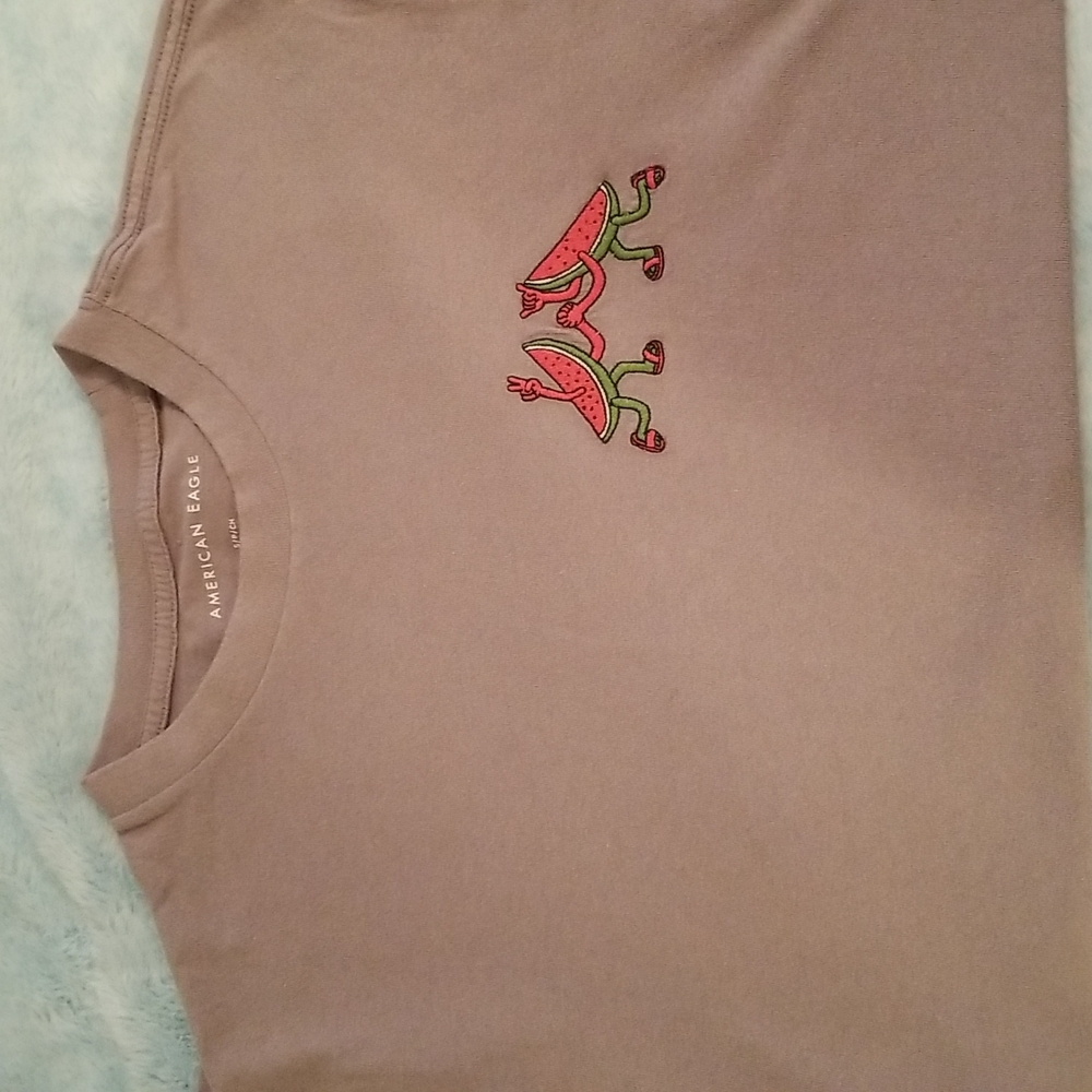 American Eagle tshirt